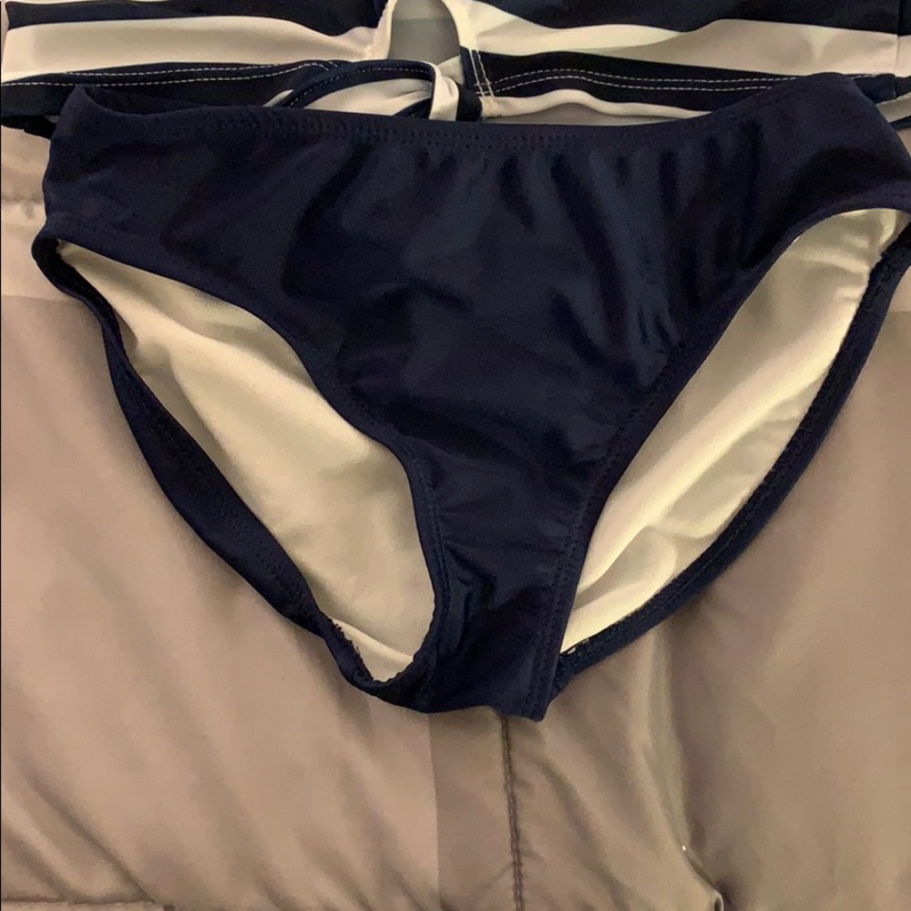 Brand New Minnie Mouse Swimsuit size M for girls - Picture 4 of 5